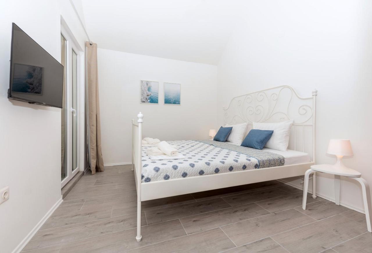 Vista Mare Apartment - 3 Bedroom, Sea View Makarska Extérieur photo